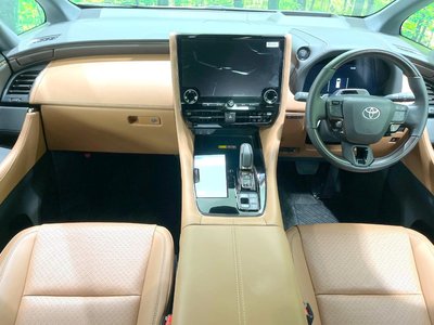 2025 Toyota VELLFIRE photo 2