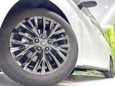 2025 Toyota VELLFIRE photo 14