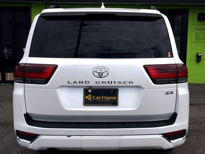 صورة 24 لـ 2023 Toyota LAND CRUISER 300