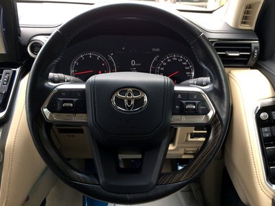 صورة 28 لـ 2023 Toyota LAND CRUISER 300