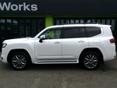 صورة 26 لـ 2023 Toyota LAND CRUISER 300