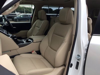 صورة 9 لـ 2023 Toyota LAND CRUISER 300