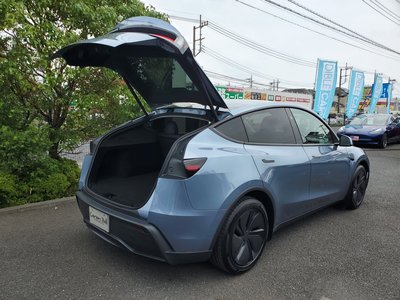 2025 Tesla MODEL Y — миниатюра 90
