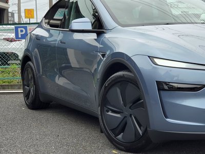 2025 Tesla MODEL Y — миниатюра 33
