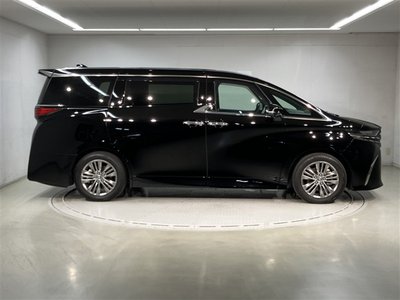2024 Toyota ALPHARD photo 4
