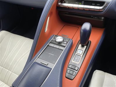 2017 Lexus LC 照片 9