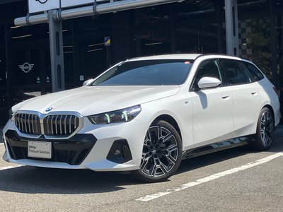 2025 BMW 5 SERIES TOURING 照片 1
