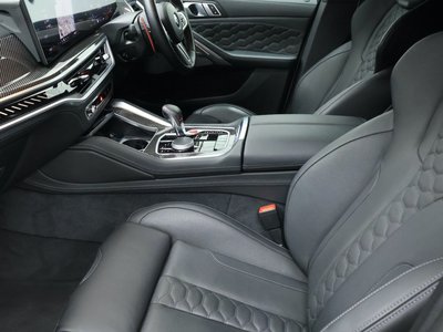 صورة 33 لـ 2023 BMW X6 M
