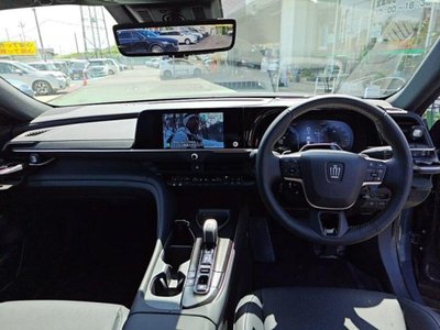 صورة 3 لـ 2025 Toyota CROWN ESTATE