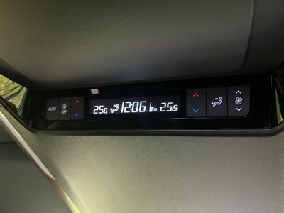 صورة 44 لـ 2025 Toyota VELLFIRE