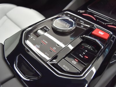 2025 BMW M5 TOURING 照片 15