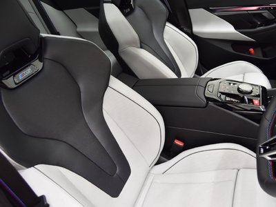 2025 BMW M5 TOURING 照片 11