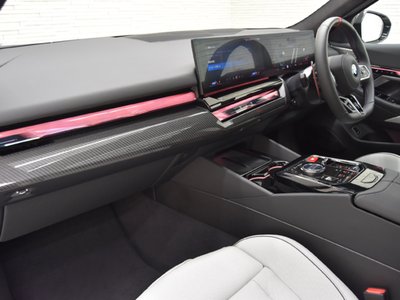2025 BMW M5 TOURING 照片 10