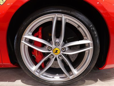 2016 Ferrari 488 GTB 照片 18