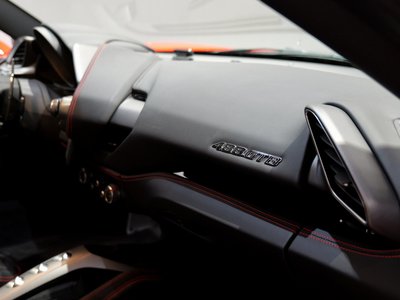 2016 Ferrari 488 GTB 照片 16