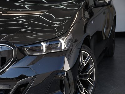2024 BMW 5 SERIES TOURING 照片 3