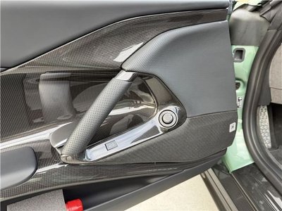 صورة مصغرة 28 لـ 2021 Ferrari 812 GTS