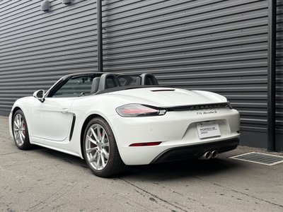 2021 Porsche 718 thumbnail 18