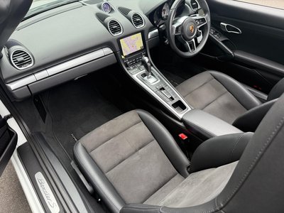 2021 Porsche 718 thumbnail 30