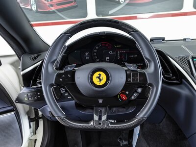 صورة 8 لـ 2021 Ferrari ROMA