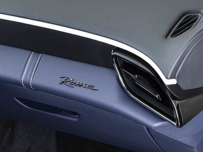 صورة 15 لـ 2021 Ferrari ROMA