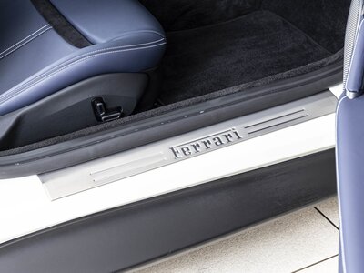 صورة 18 لـ 2021 Ferrari ROMA