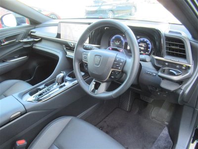 صورة 10 لـ 2025 Toyota CROWN SPORT