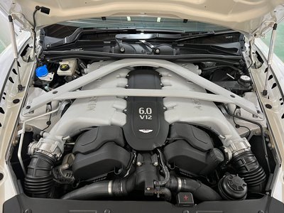 2016 Aston Martin DB9 VOLANTE 照片 27
