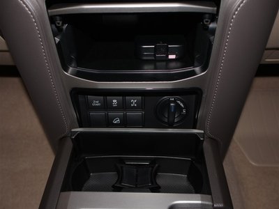 صورة 29 لـ 2023 Toyota LAND CRUISER PRADO