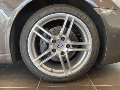2013 Porsche 911 thumbnail 17
