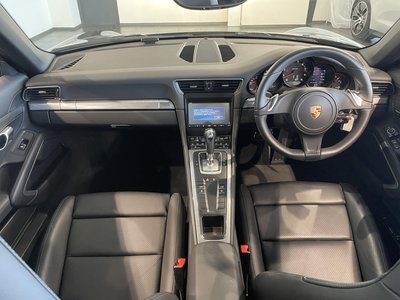 2013 Porsche 911 thumbnail 37