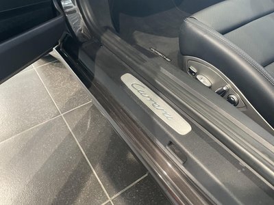 2013 Porsche 911 thumbnail 32