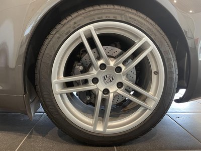 2013 Porsche 911 thumbnail 19