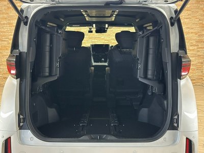 صورة 37 لـ 2023 Toyota VELLFIRE