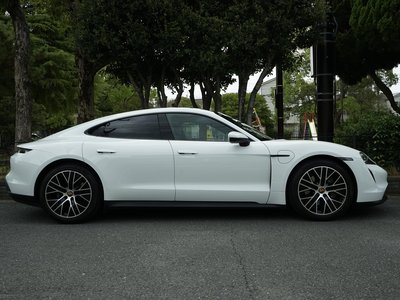 2021 Porsche TAYCAN photo 12