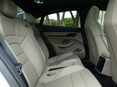 2021 Porsche TAYCAN thumbnail 23