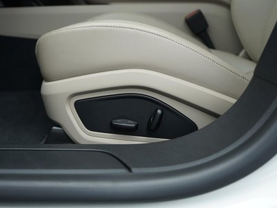 2021 Porsche TAYCAN thumbnail 35