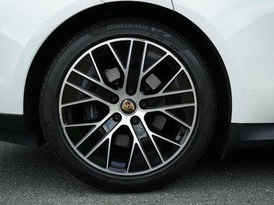2021 Porsche TAYCAN thumbnail 18