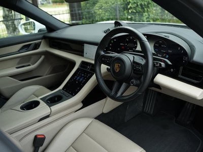2021 Porsche TAYCAN photo 3