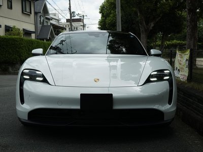 2021 Porsche TAYCAN photo 11