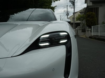 2021 Porsche TAYCAN thumbnail 32
