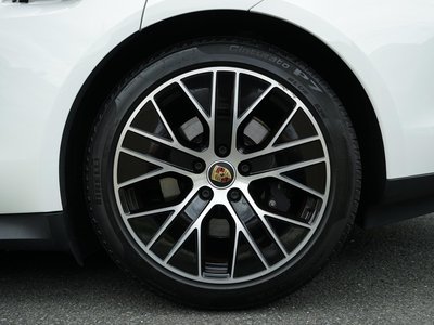 2021 Porsche TAYCAN thumbnail 29