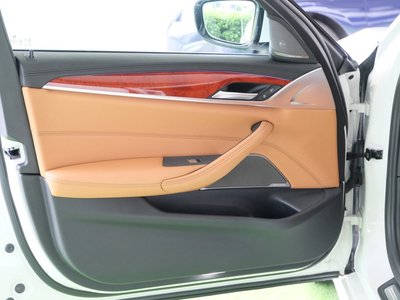 صورة 13 لـ 2022 BMW Alpina D5