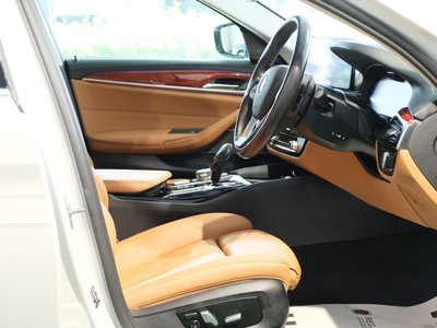 صورة 11 لـ 2022 BMW Alpina D5