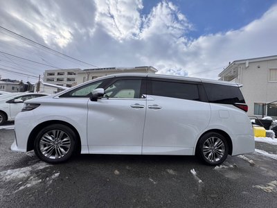 2025 Toyota ALPHARD — фото 5
