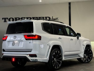 2024 Toyota LAND CRUISER 300 photo 10