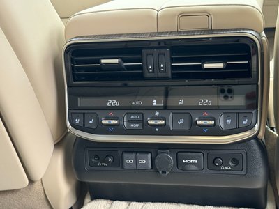 2024 Toyota LAND CRUISER 300 thumbnail 41