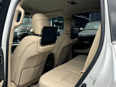 2024 Toyota LAND CRUISER 300 thumbnail 27