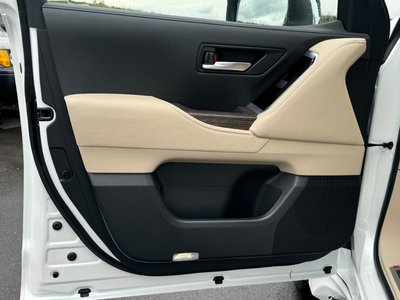 2024 Toyota LAND CRUISER 300 thumbnail 26