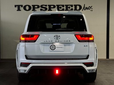 2024 Toyota LAND CRUISER 300 photo 13